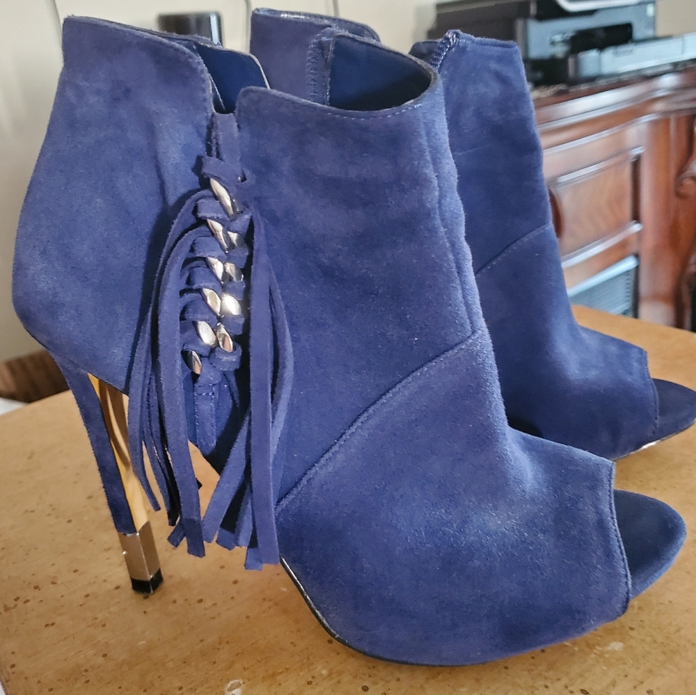 Guess Booties - Picture 4 of 6
